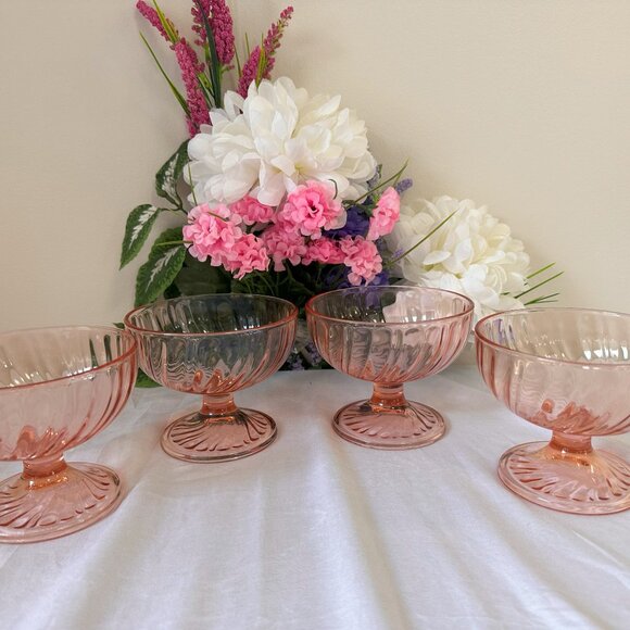 Vintage Arcoroc Rosaline Pink Swirl 4 Dessert Bowls French Pressed Glass Footed - Picture 2 of 5